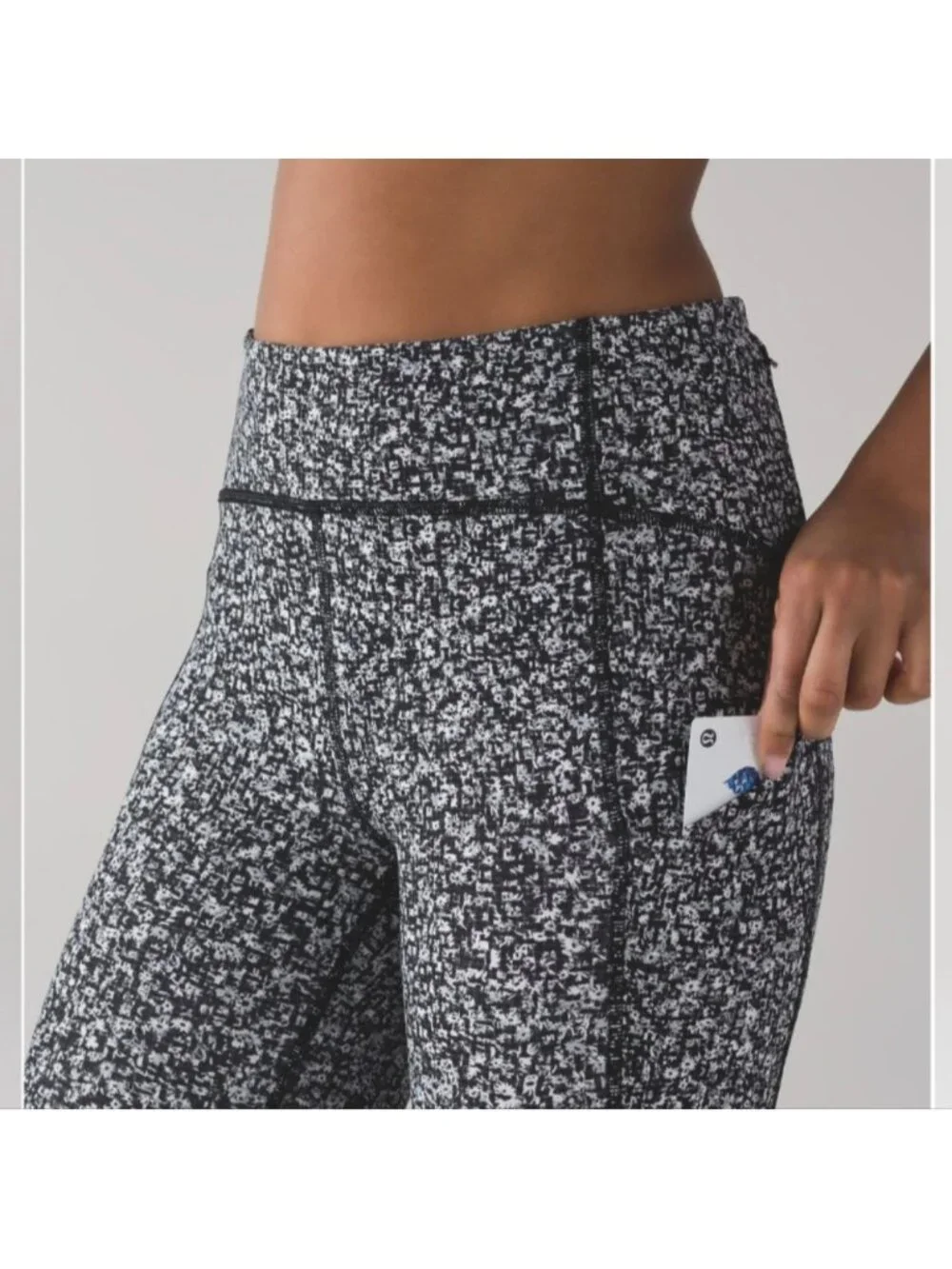 Lululemon Sole Training Crop Daisy Dust Alpine White Black / Black